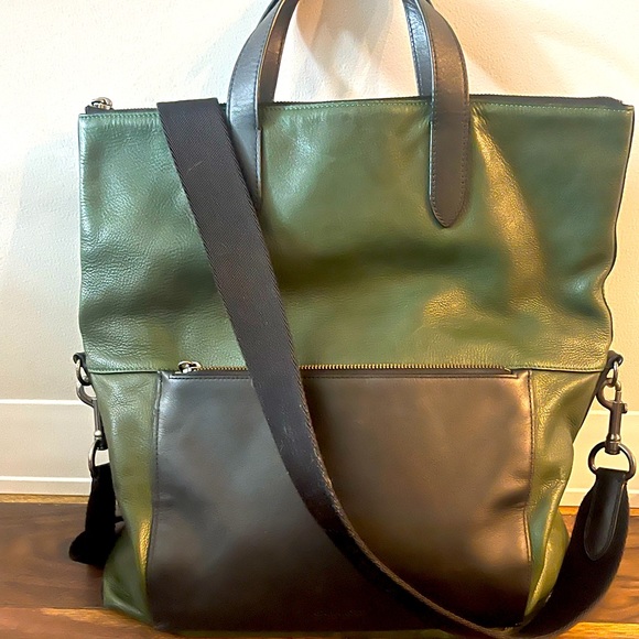 Coach Metropolitan Tote: Forrest green and black fold over. - Picture 1 of 4